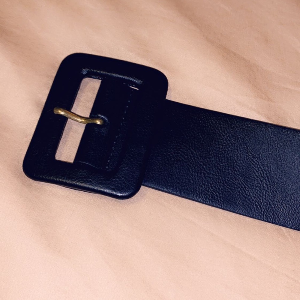 BRAND NEW- Express Women’s Leatherette Belt S/M